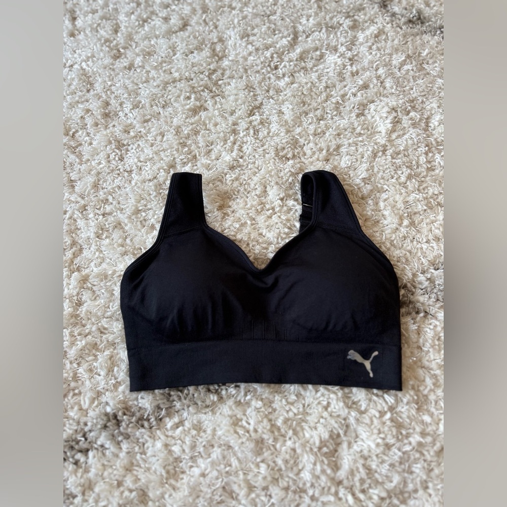 Women’s PUMA Seamless Active Comfy Fit Wireless Sports Bra Sz Medium Like New